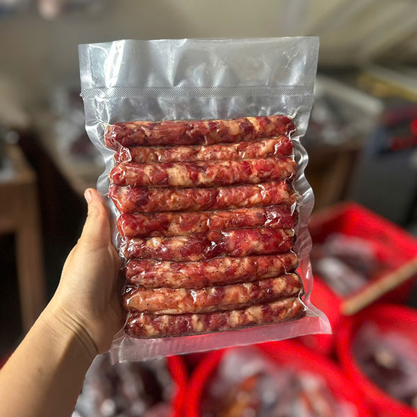 Lạp xưởng gác bếp Tây Bắc hun khói tự nhiên